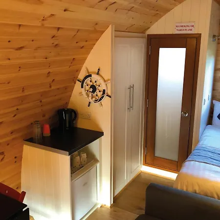 Ardmore Glamping Pods Lodge *